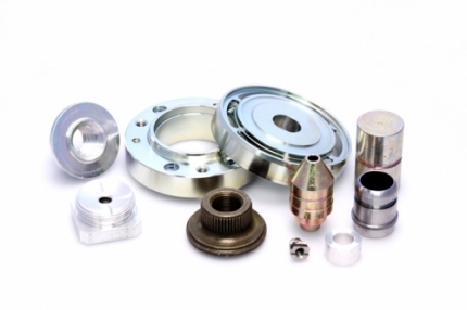 Tornillos, espaciadores, arillos, pernos de precisión, tuercas especiales